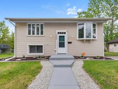 4435 Balmoral Dr