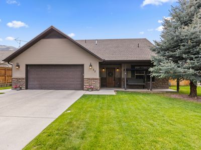 32 W Spring Creek Pkwy