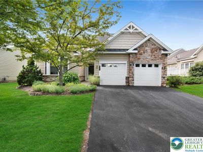 6467 Senate Dr