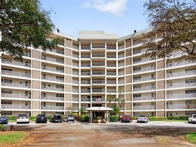 3090 N Course Dr APT 807