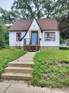 1002 10th Ave N