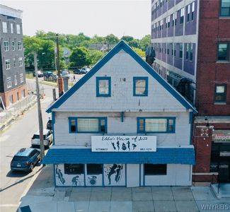 1677 Main St