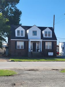 Property at 10 S Vann St, Pryor, OK
