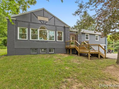 9810 S Division Ave SW