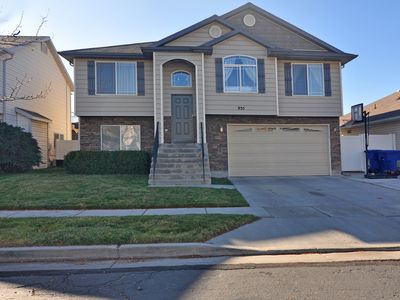 935 W Longleaf Dr