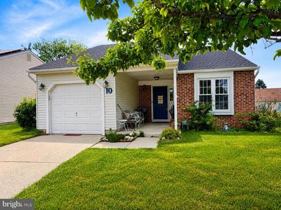 10 Adner Dr