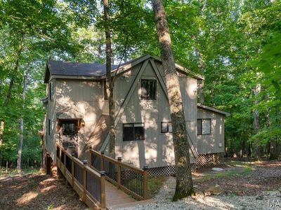 2506 Alpine Woods Dr
