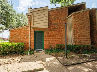 9254 Forest Ln APT 105