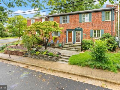202 Gentry Ave