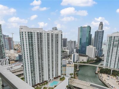 92 SW 3rd St APT 3811