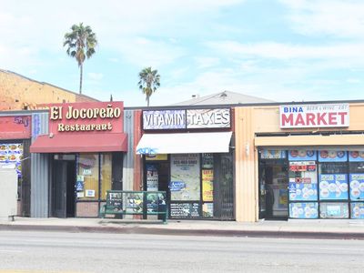 904 N Western Ave