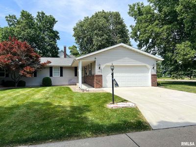 842 N Main St
