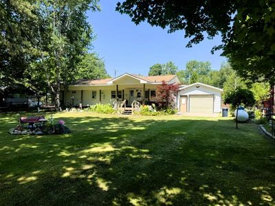 2985 Pointe Aux Barques Rd
