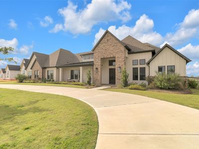 1024 Lake Breeze Dr