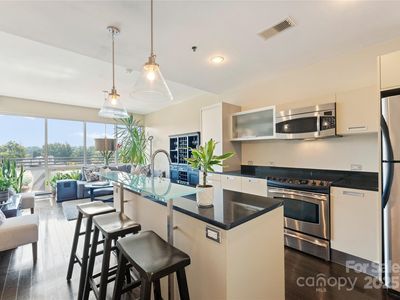 1133 Metropolitan Ave UNIT 601