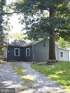 22 Fairview St