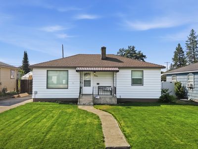 3823 W Princeton Ave