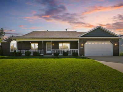 Property at 2395 Wolf Run, Hiawatha, IA