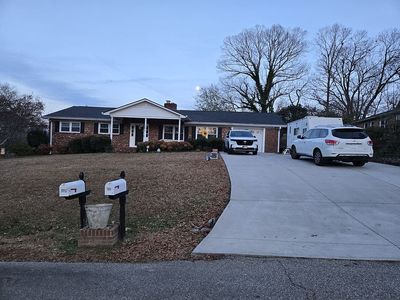 101 N Oak Forest Dr
