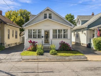 127 Lark Street