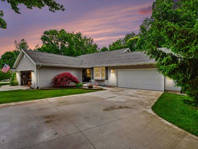 6920 Beechwood Dr