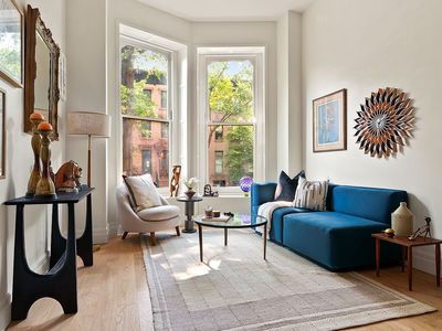 132 6th Ave #2
