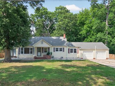 2805 Roland Rd