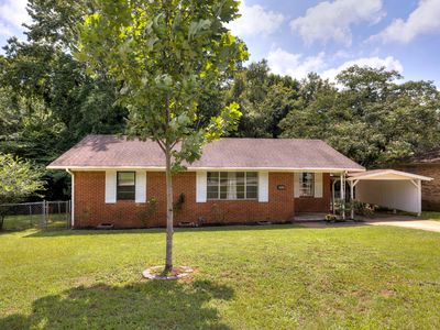 2437 Derwent Dr