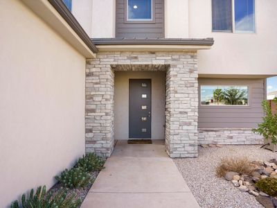 1501 E Mountain Trl
