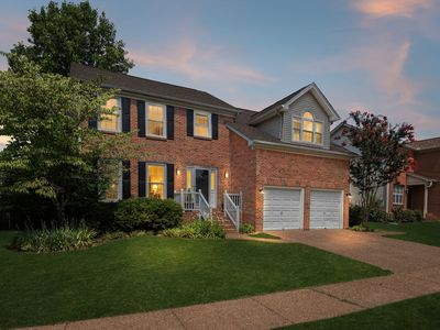 2039 Glastonbury Dr