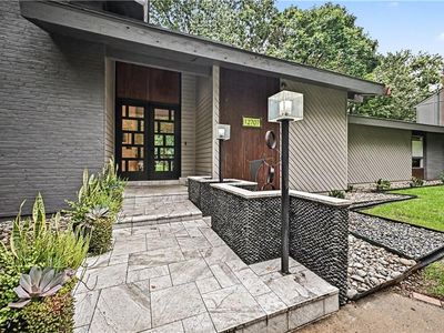 Property at 12707 Cherokee Ln, Leawood, KS