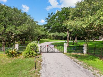 801 Treasure Oaks