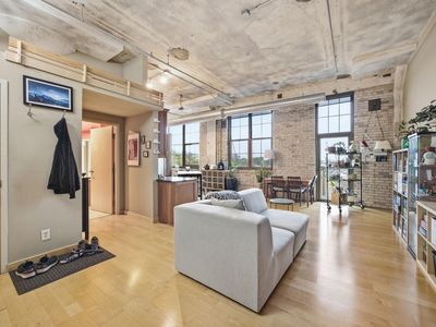 1901 E Hennepin Ave Unit 303