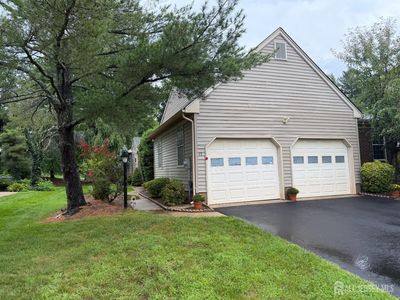 17 Betsy Ross Dr