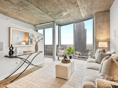 210 Church St Unit 1810
