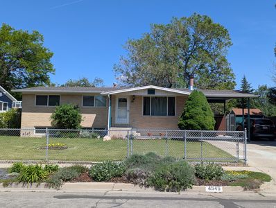 4545 S Thornwood Ave