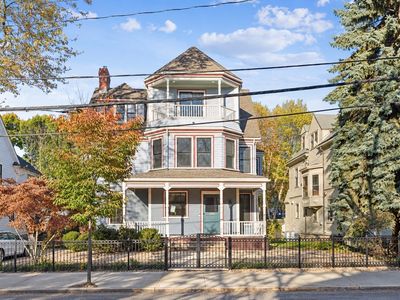 220 Aspinwall Ave
