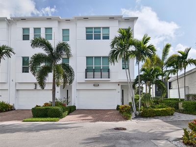 2900 NE 12th Terrace #22