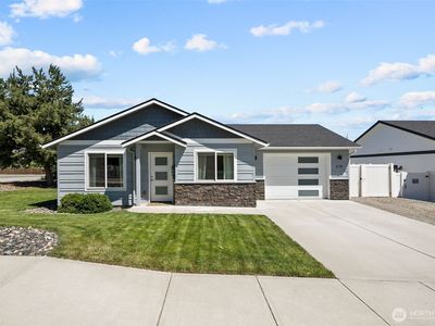 576 SEBASTIAN WAY