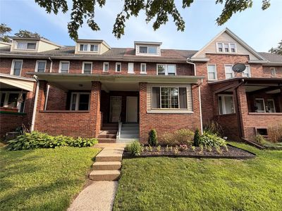 3813 Main St