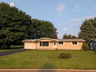 1390 6th Ave