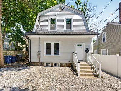 106 S 7th St