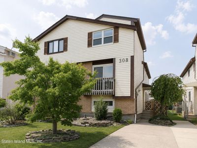 308 Travis Ave