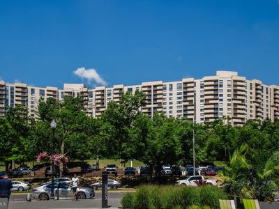 1101 S Arlington Ridge Rd APT 1109