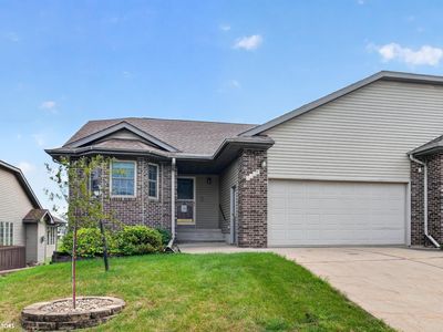 2226 Edgebrook Dr
