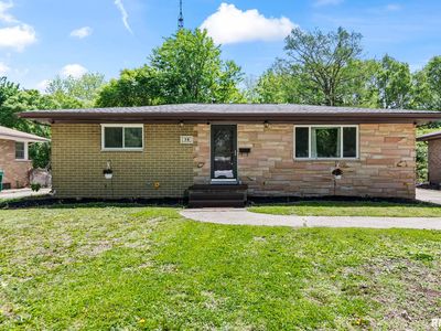 Property at 38 Monica Ln, Grandview, IL