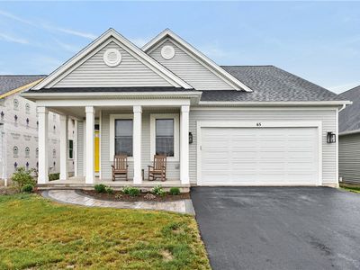 65 Thompson Ln