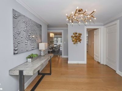 150 E 69th St APT 4M