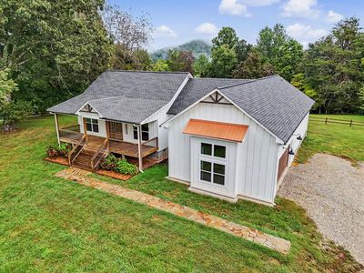 648 Crestwood Dr