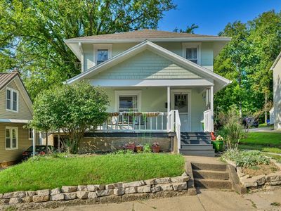 100 2nd St
